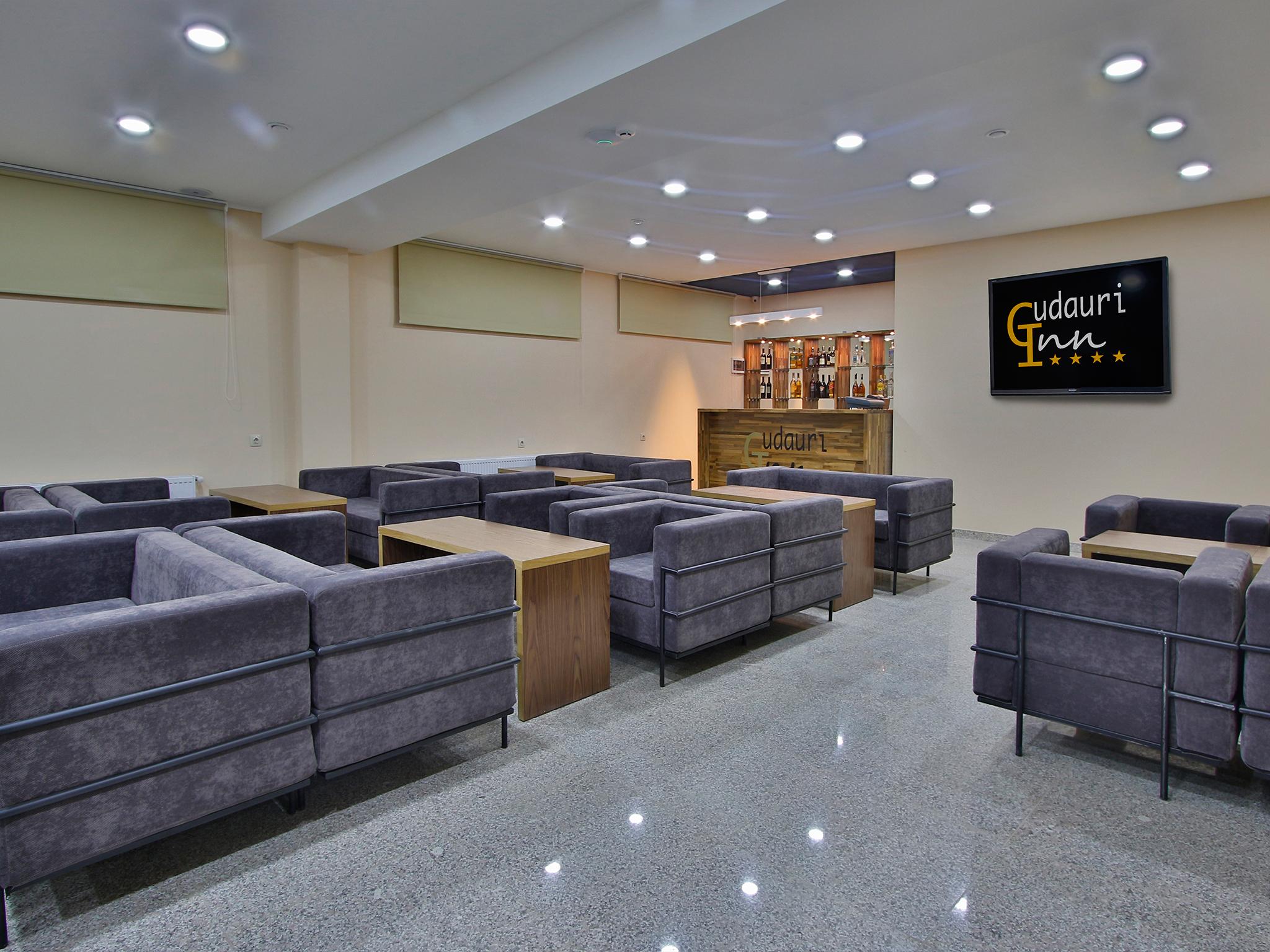 Gudauri Inn المظهر الخارجي الصورة The lounge at the airport