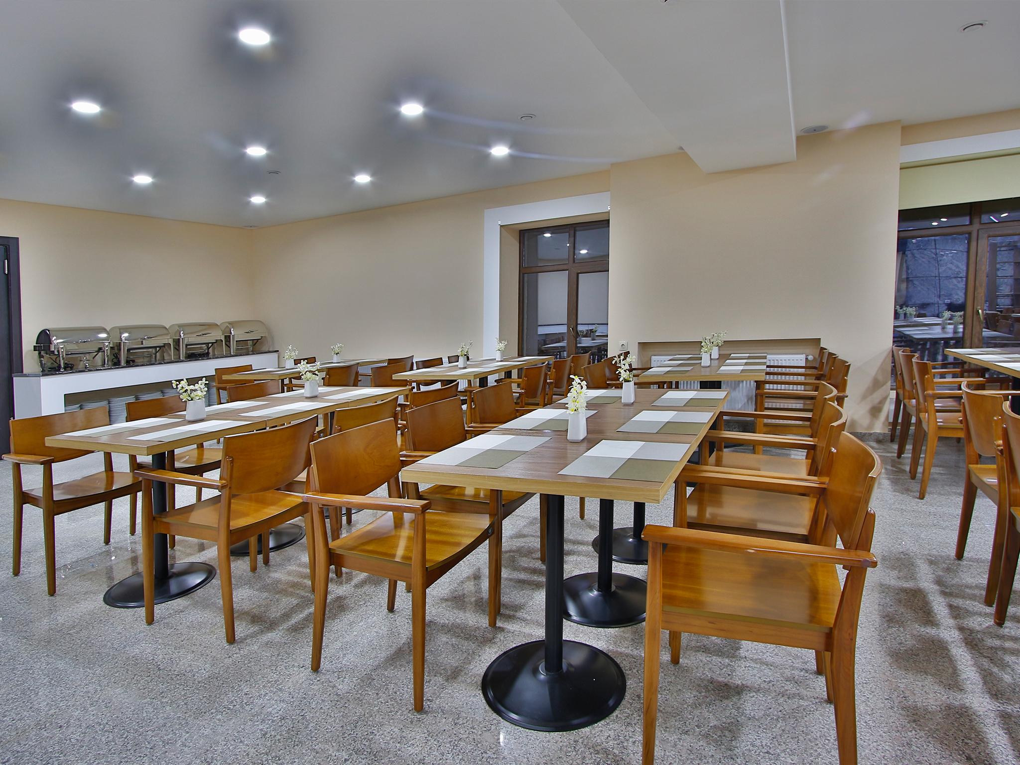 Gudauri Inn المظهر الخارجي الصورة The dining room