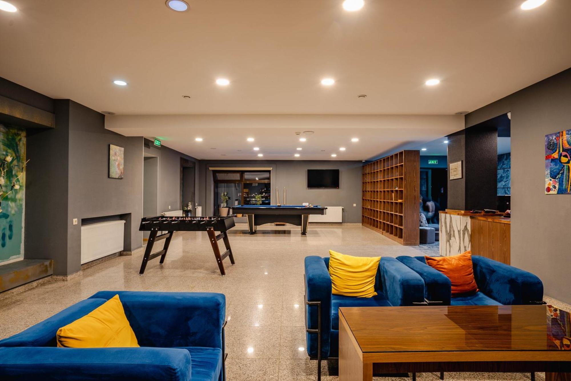 Gudauri Inn المظهر الخارجي الصورة The common room at the University of Roehampton