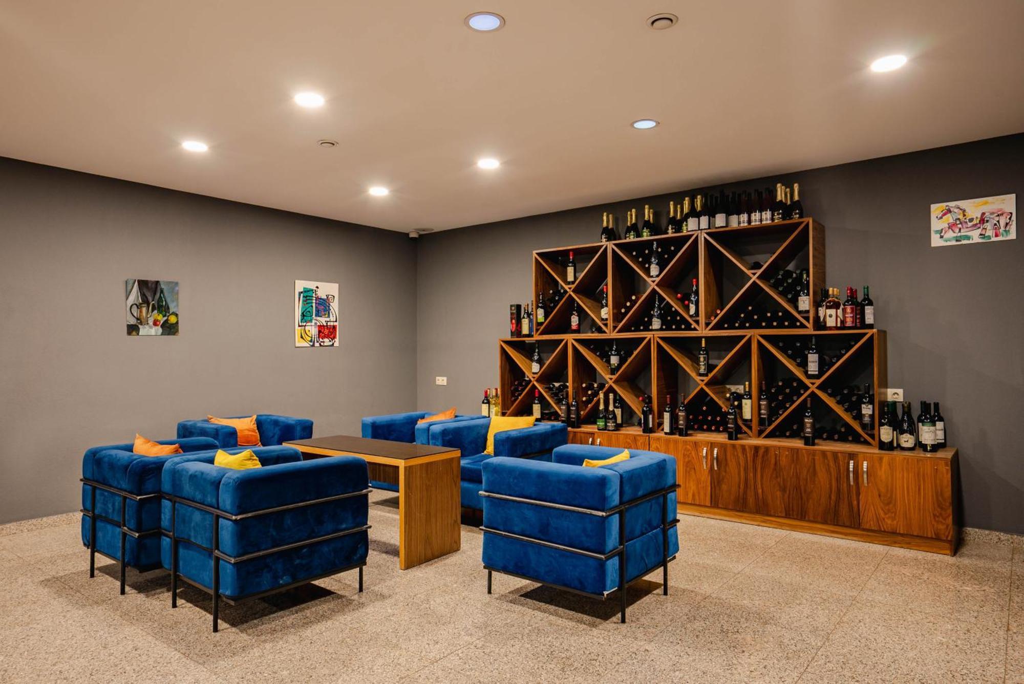 Gudauri Inn المظهر الخارجي الصورة Wine tasting room