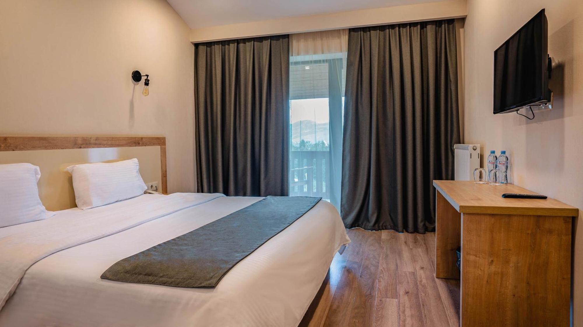 Gudauri Inn الغرفة الصورة A room at the hotel