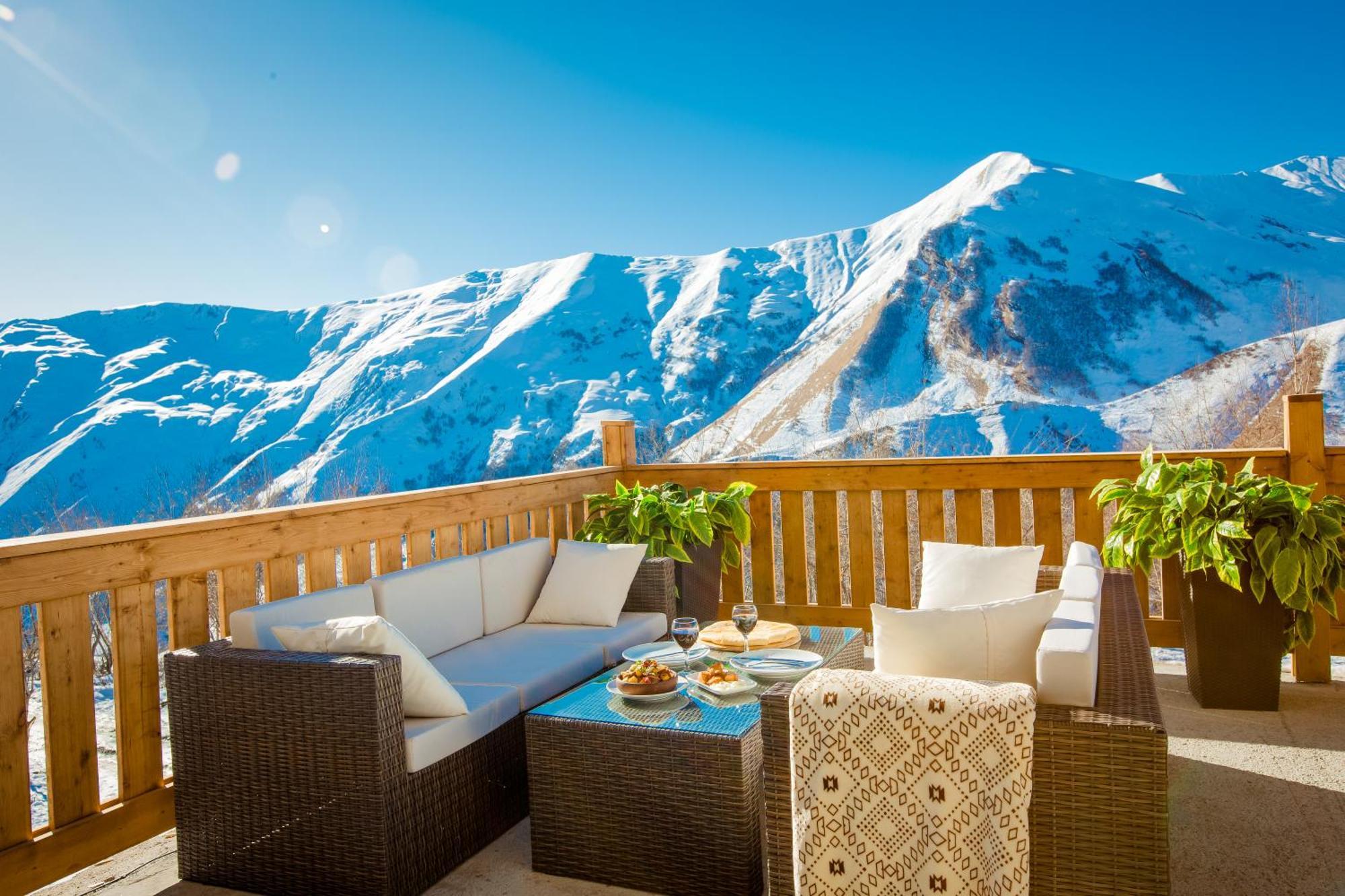 Gudauri Inn المظهر الخارجي الصورة Terrace at the Hotel